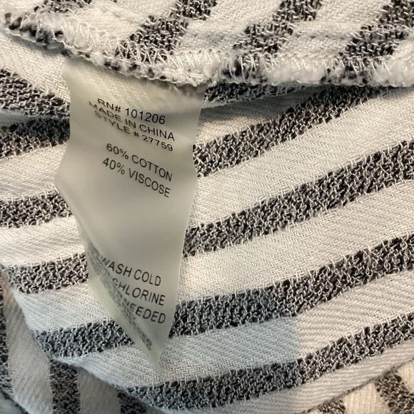 Soft Surroundings Standout Asymmetrical Striped Top Size M Tunic - Picture 7 of 7